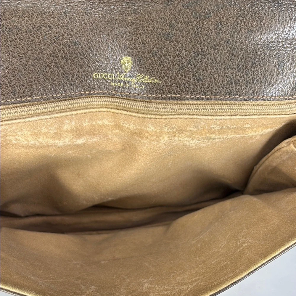 🔥🔥🔥 VTG Gucci Brown Messenger Bag with Monogram Design🔥🔥🔥 - Picture 14 of 16